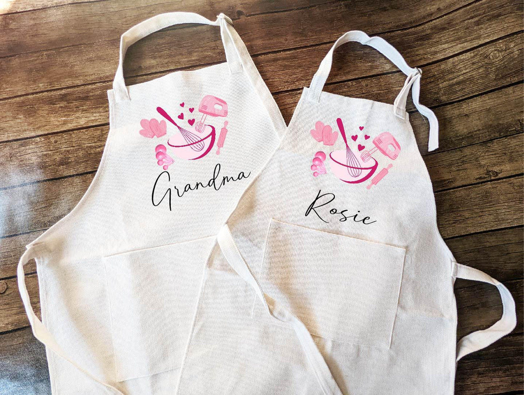 Baker gift Personalized kids apron Baker gift apron Customized name apron with pocket Kitchen linen apron Mom Apron from daughter