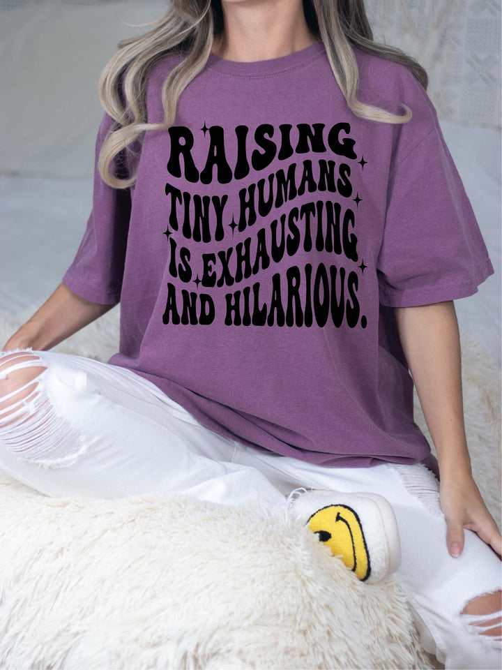 Raising tiny humans Comfort Colors&#174; shirts Momming shirts Funny momlife t shirts Retro Funny momming t-shirts funny mom gift Toddler mom te