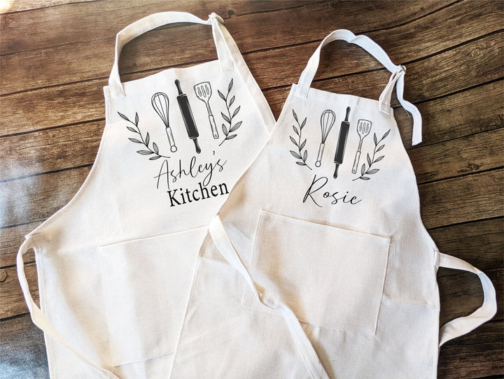 Mommy and Me Matching Kitchen Aprons&nbsp;Custom Cooking Apron Set with Pockets and Adjustable Straps Personalized Linen aprons for women nana