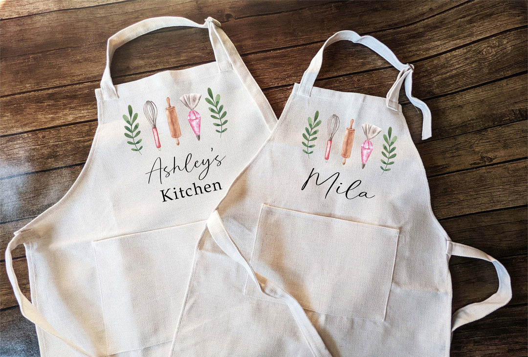 Personalized Apron for women with pocket Custom Oven mitts and Potholder Personalized dish towel Kitchen gift for her wedding gift for her