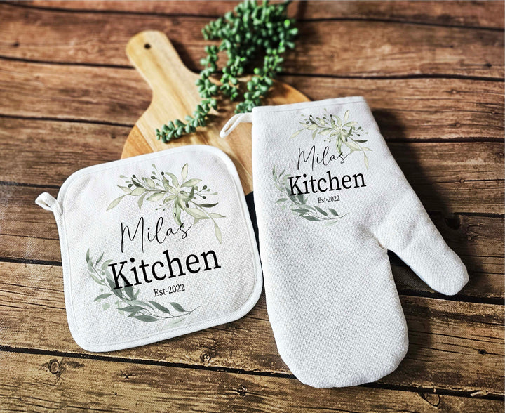 Personalized Apron for women with pocket Custom kitchen gift Oven mitt Potholder Personalized dish towel Birthday Kitchen gift for grandma