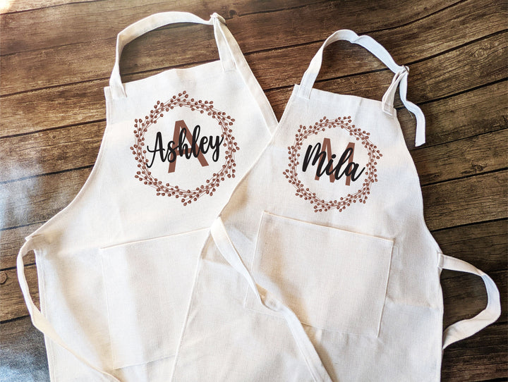 Personalized Monogrammed Apron for women with pocket Custom Holiday gift Oven mitts and Potholder Personalized dish towel Cooking Apron