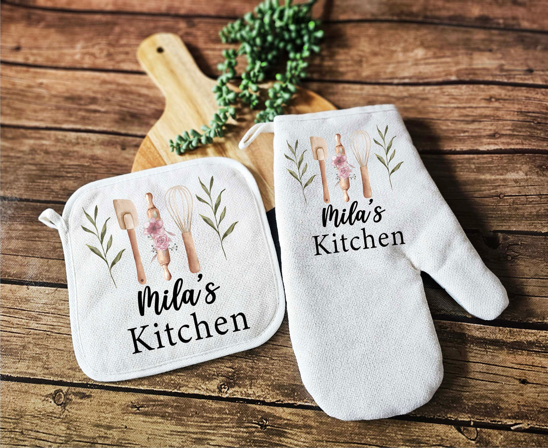 Personalized gift Apron for women with pocket Custom Oven mitts and Potholder Personalized dish towel Kitchen gift set&nbsp;wedding gift for her