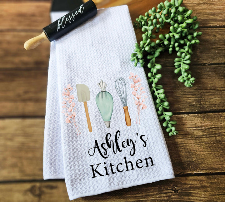 Personalized kitchen towel Custom Dish Towel Tea Towel name Kitchen decor Towel Bridal shower Custom gift for her Kitchen gift Mom Granny