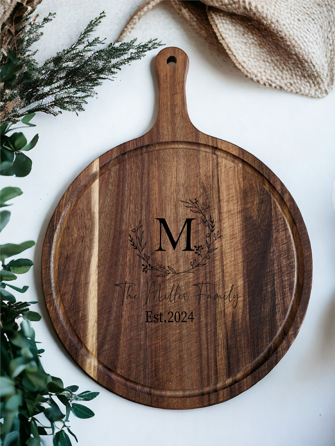 Personalized Cutting Board - Custom Charcuterie Board in Wood for Couples - Ideal Wedding, Housewarming, and Anniversary Gift, with Family Name and Bread Serving Tray