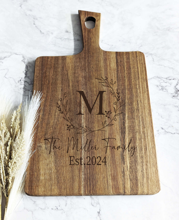 Personalized Cheese Board - Customized Charcuterie Board in Marble and Wood - Perfect for Weddings and Engagements