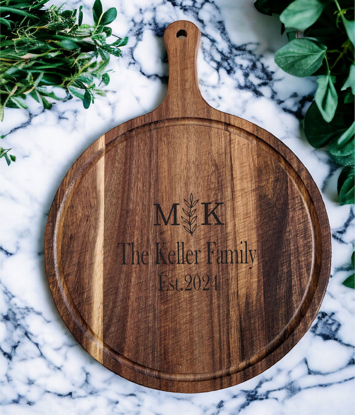 Personalized Cutting Board - Custom Charcuterie Board in Wood for Couples - Ideal Wedding, Housewarming, and Anniversary Gift, with Family Name and Bread Serving Tray