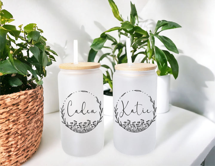 Wild flower Iced coffee cups with Name &amp; Lid Glass tumbler Bridesmaid Proposal iced coffee glass&nbsp;Floral coffee cups Bridal shower gift cups