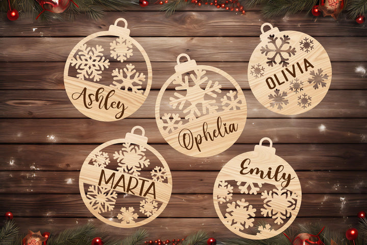 Custom Family Ornament with Name – Holiday Tree Decoration