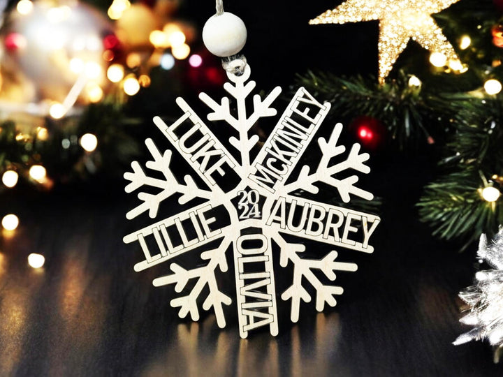 Family Name Snowflake Ornament – Personalized Christmas Tree Decoration