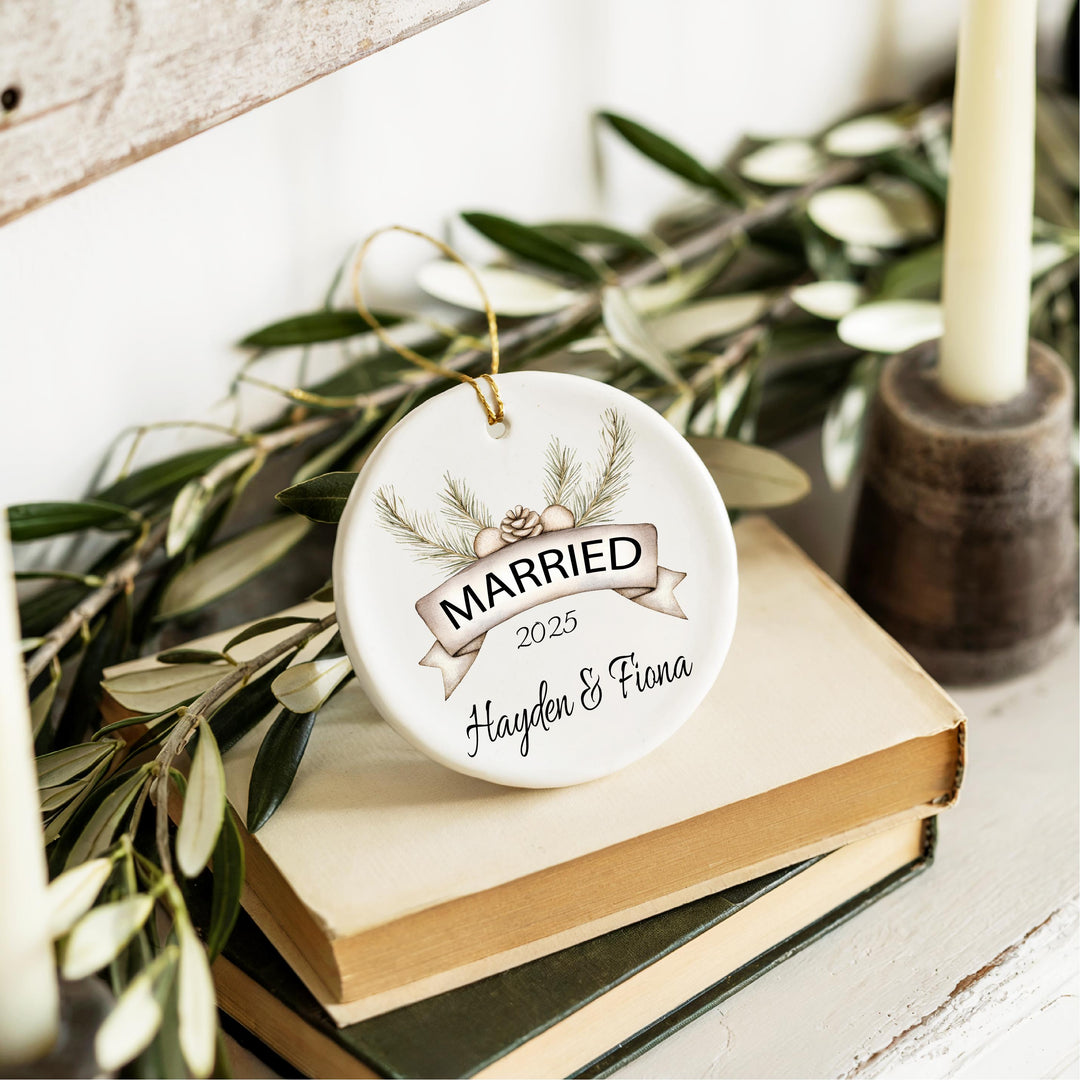 Married 2025 Ornament – Personalized Wedding Ornament, Newlywed Christmas Gift, Custom Couple Name Keepsake, Elegant Rustic D&#233;cor