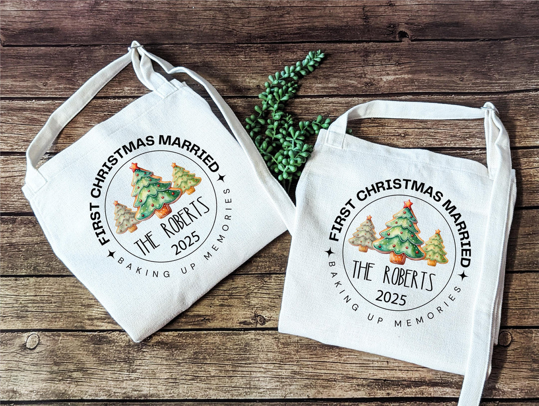 Personalized Couple Apron Set – “First Christmas Married” Custom Name Aprons with Christmas Cookie Tree Design, Newlywed Holiday Gift