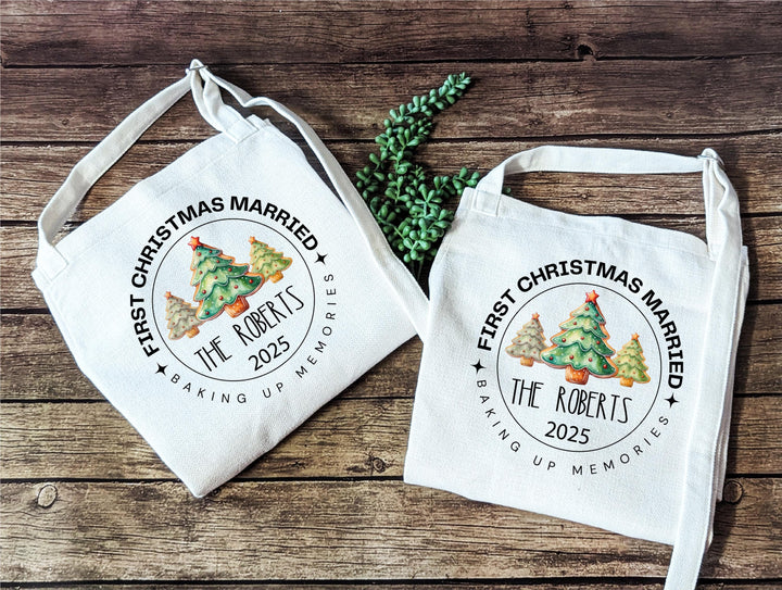 Personalized Couple Apron Set – “First Christmas Married” Custom Name Aprons with Christmas Cookie Tree Design, Newlywed Holiday Gift