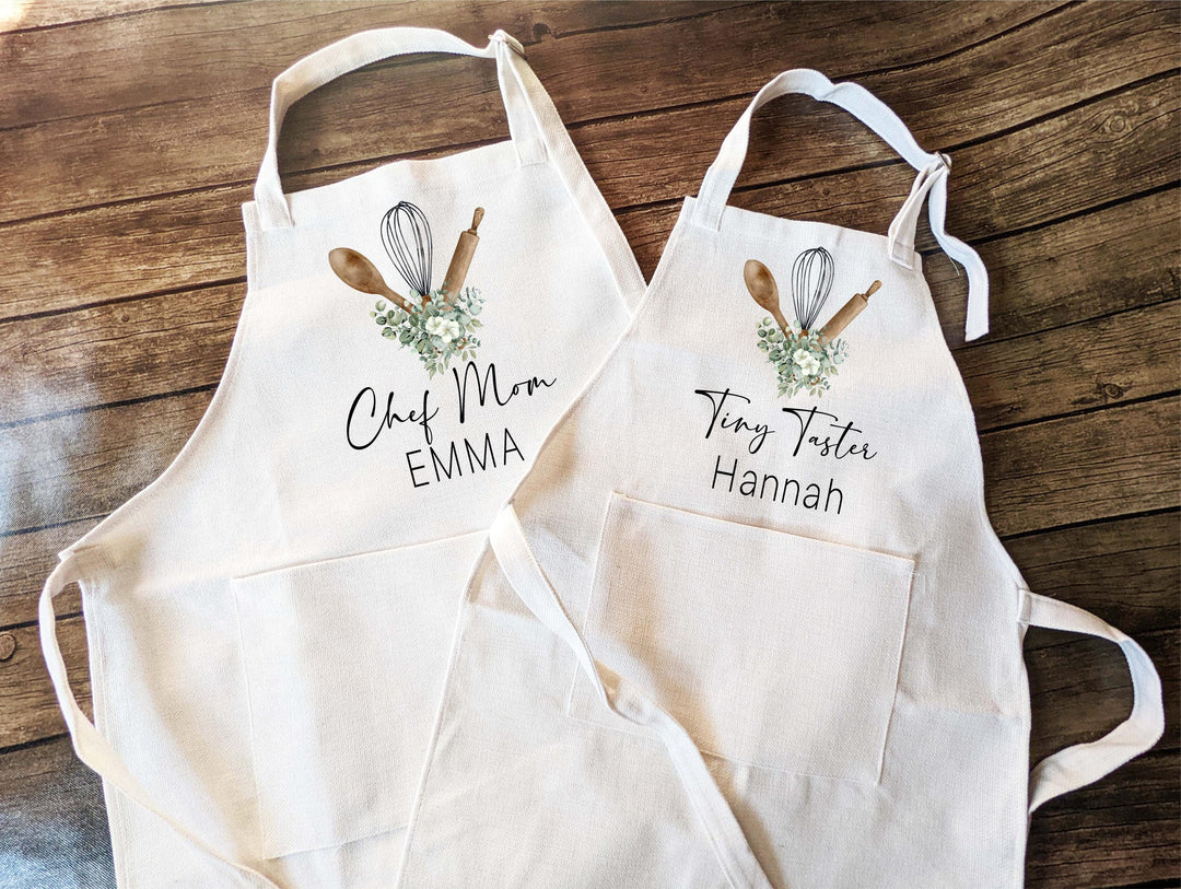 Matching Family Baking Gift for Mom Grandma &amp; Kids Personalized Christmas Baking Apron Sous chef